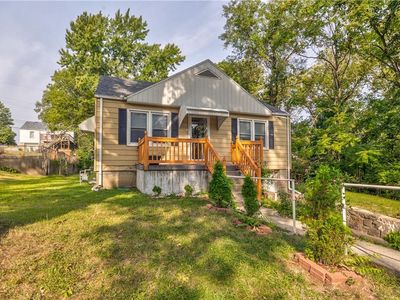 2200 S 13th Ter, Kansas City, KS, 66103