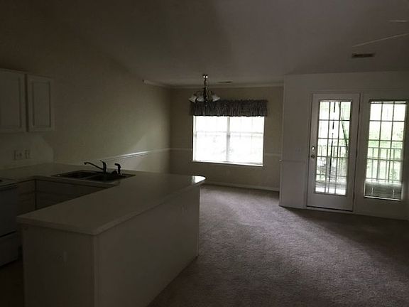 4th image of 2924 Mulberry Ln Unit E