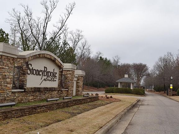 2nd image of 501 Stoneybrooke Way