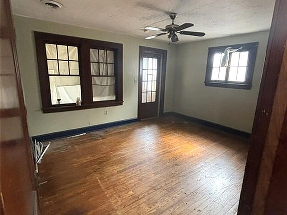 3rd image of 1326 W 76th St
