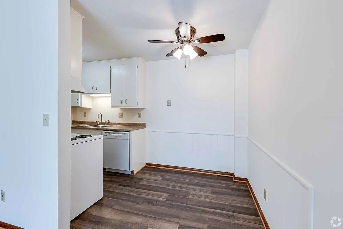 Building Photo - Apache Manor Apartments