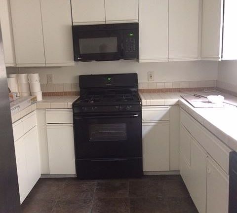 5th image of 5730 Vineland Ave Unit 112