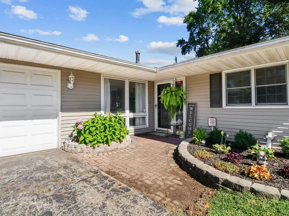 764 W 70th Pl, Merrillville, IN 46410