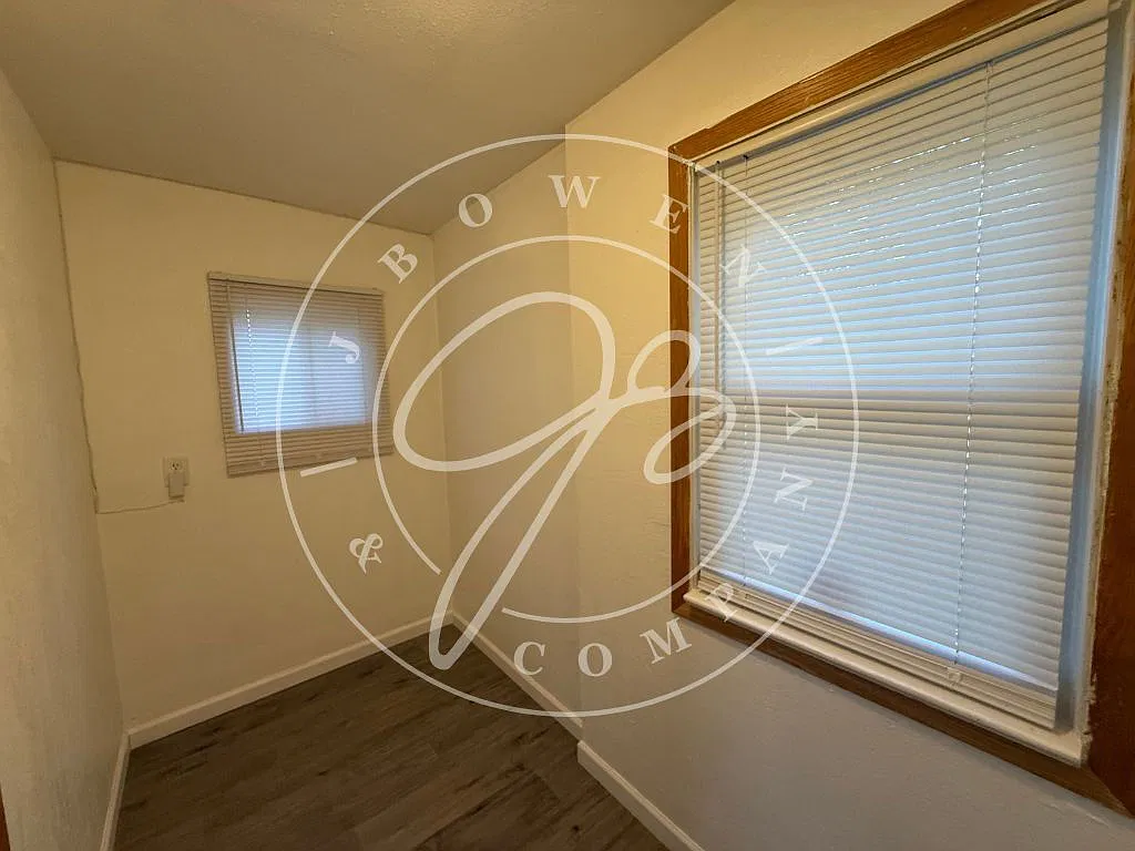 3 bed, 1.5 bath, 1333 sqft, $1,250 — Photo 3