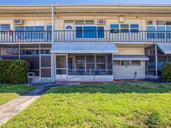 4001 58th St N APT 3, Kenneth City, FL 33709