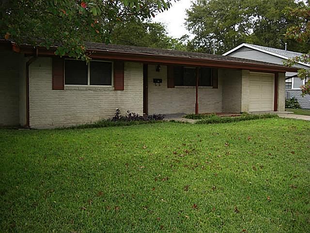1st image of 1106 Sproles Dr