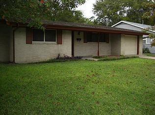 1106 Sproles Dr, Benbrook, TX 76126