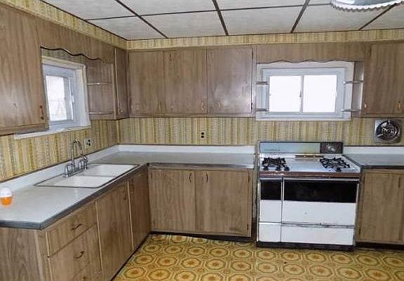 4th image of 111 Millers Ln