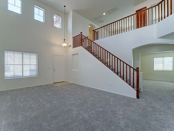 5th image of 44165 W Lindgren Dr