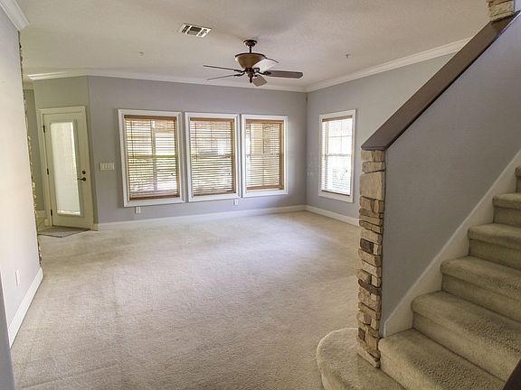 3rd image of 6717 Sorrento St
