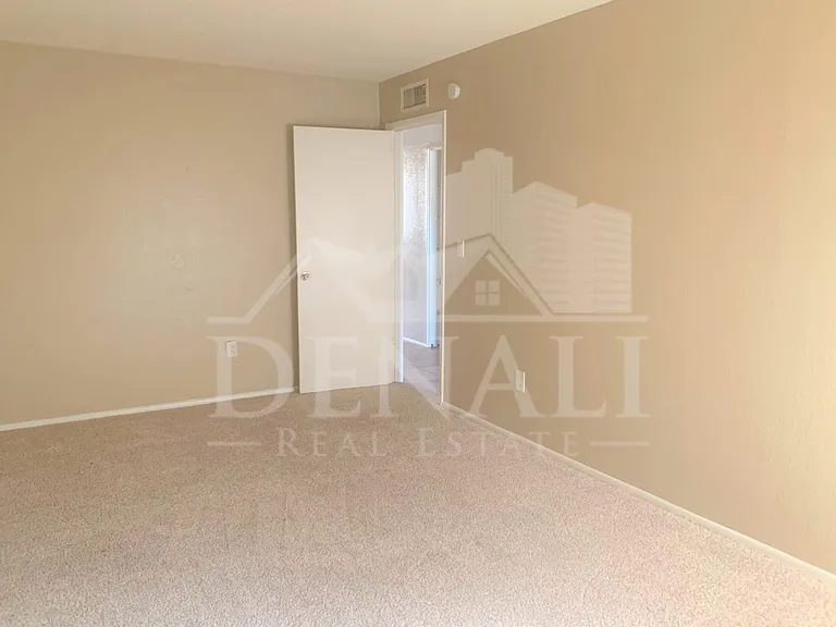 2804 N 43rd Ave #D — Photo 9