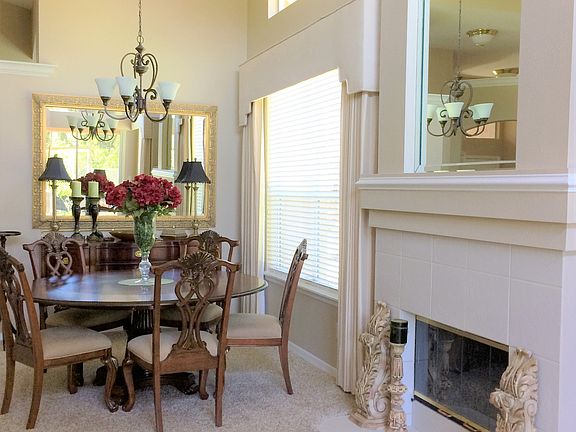 3rd image of 735 Powderhorn Cir