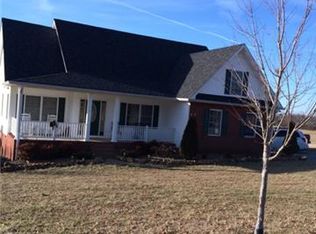 421 Blackey Bandy Rd, Bethpage, TN 37022