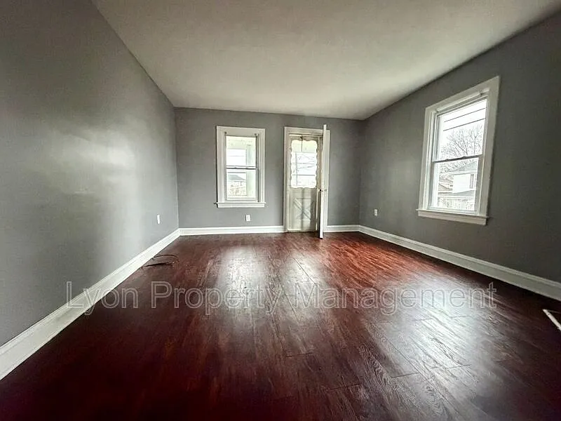 Building Photo - 238 Newland Ave #1F