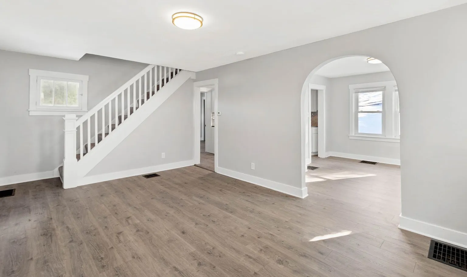 Score 50% Off 1st Month's Rent If Signed By August 21! Stunning 4 Bedroom Home In Castle Shannon ... — Photo 3
