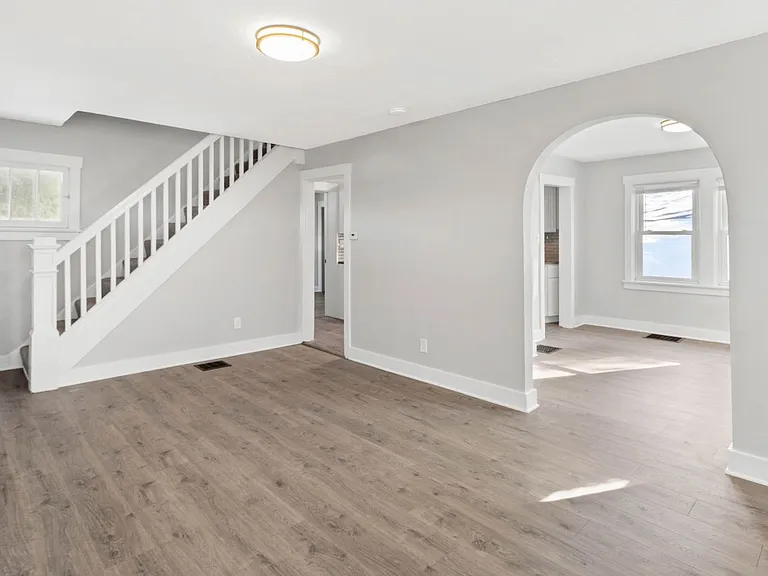 3001 Home Ave — Photo 3