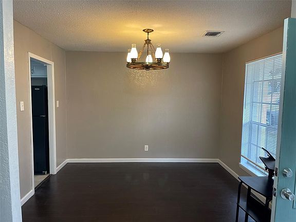 3rd image of 11023 Sagewillow Ln