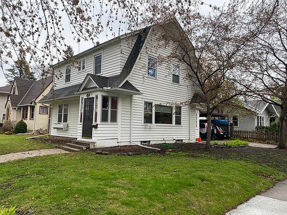 Surround by green blvd park views