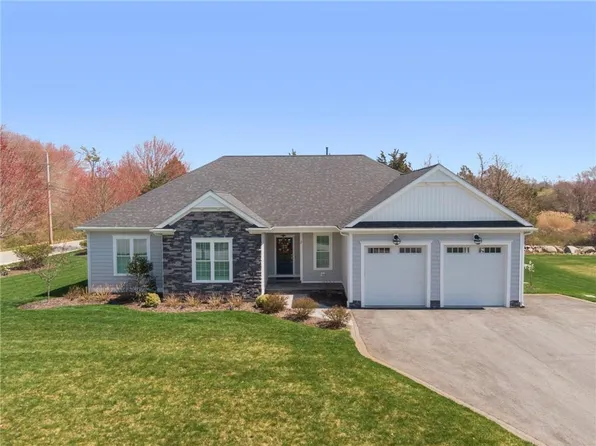 2 Waterview Ln, Warren, RI 02885
