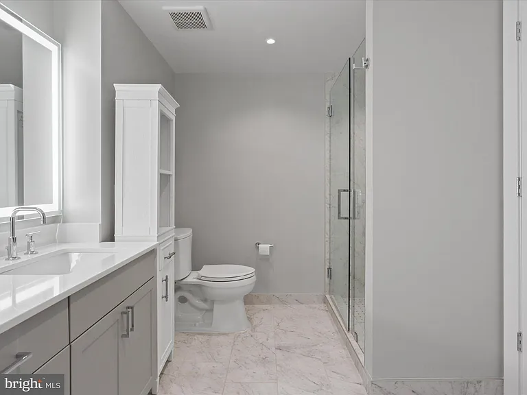 925 N Fairfax St #704 — Photo 23