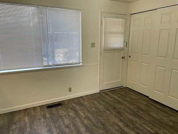 4th image of 1013 W Lakeside Dr