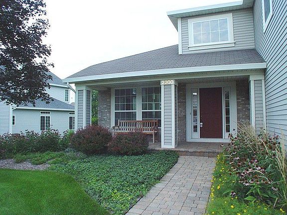2nd image of 2200 Somerset Ln