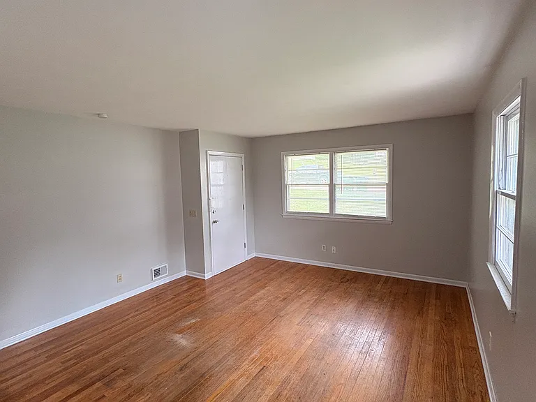 207 N Stark St #209 — Photo 7