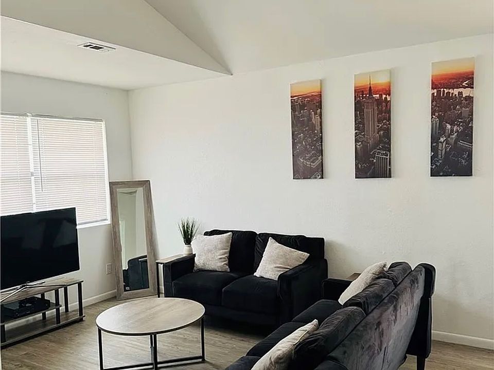 1st image of 3103 Honeysuckle Cir APT B