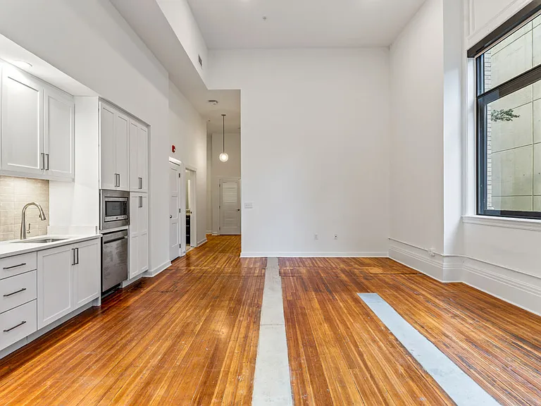 Mutual on Main Apartments — Photo 71
