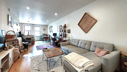 Rented by R New York