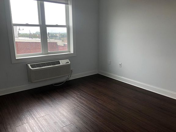 5th image of 747 Grand St APT 202