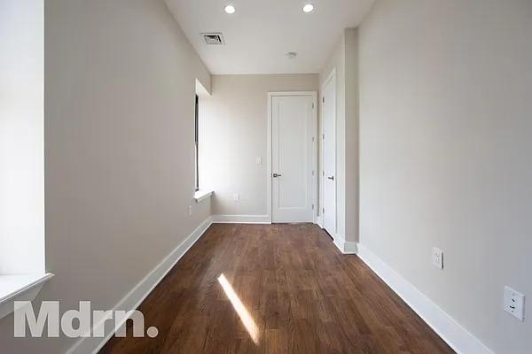 Rented by Mdrn Residential | media 4