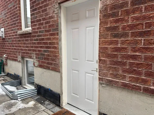 886 Groveland Ave, Oshawa, ON L1K 0W1