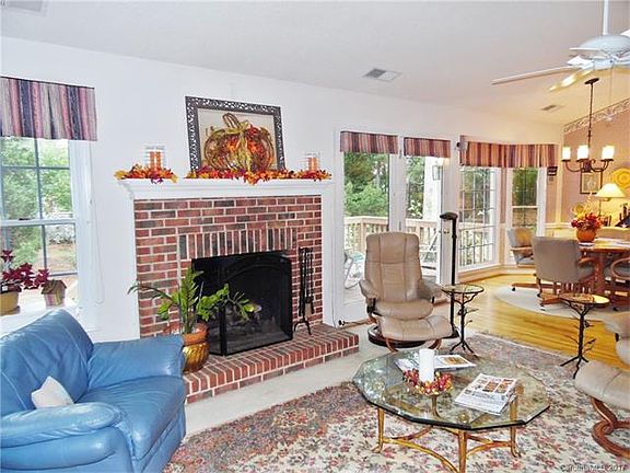 4th image of 408 Runnymede Dr