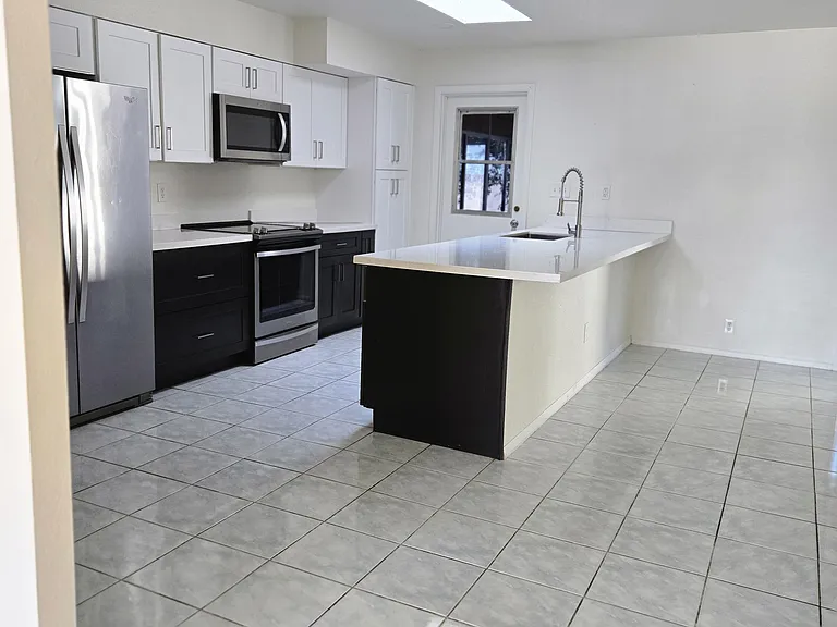 1144 E Palmcroft Dr — Photo 33