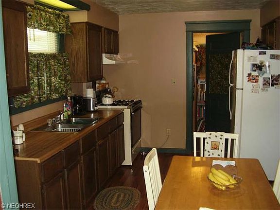 3rd image of 128 E Carolina Ave