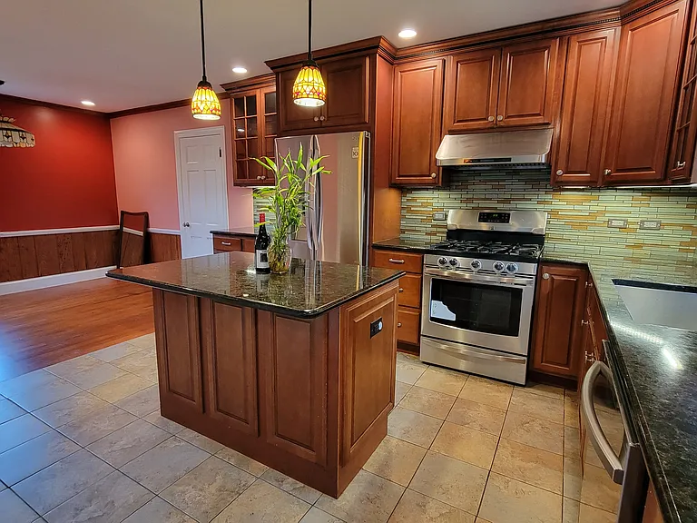 2316 Greenbrier Dr — Photo 8
