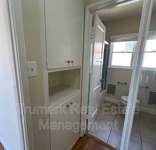 1253 S Glendale Ave #H — Photo 6