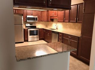 7106 W 68th St, Overland Park, KS 66204