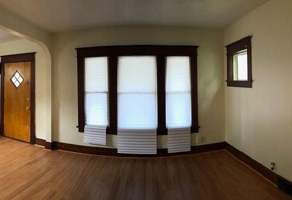3rd image of 61 Texas St