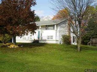 5 Davids Ln, Burnt Hills, NY 12027