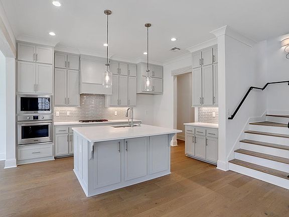 5th image of 1816 Rouzan Ave