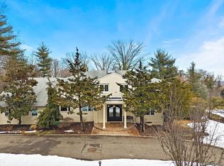 15 Cricket Ln, Kings Point, NY 11024