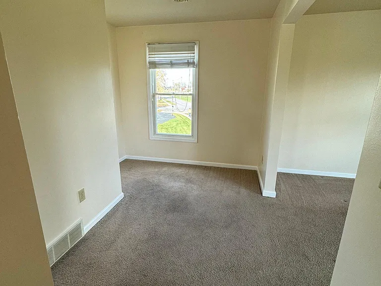 Office/extra space off kitchen
