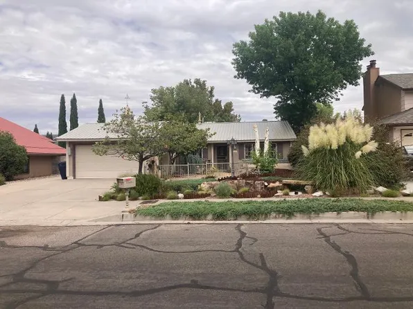 7217 Vivian Dr NE, Albuquerque, NM 87109
