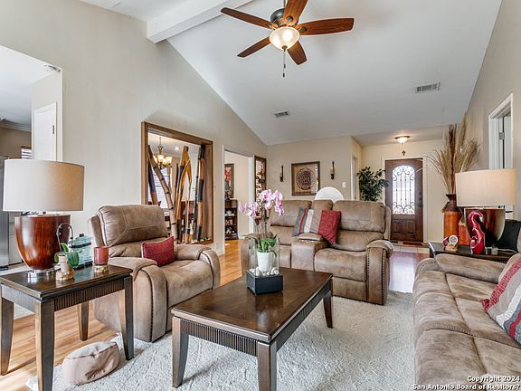 5th image of 16458 Parksley Dr