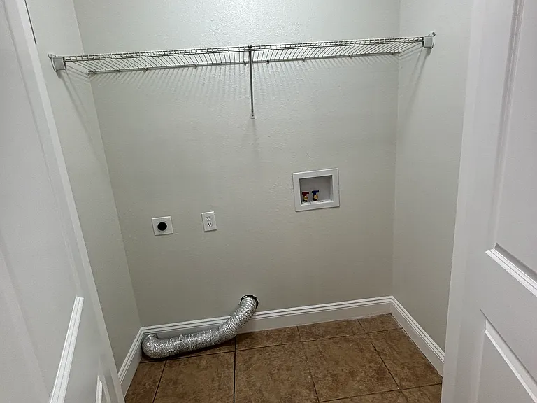 4104 Mulligan Manor Ln #B — Photo 12