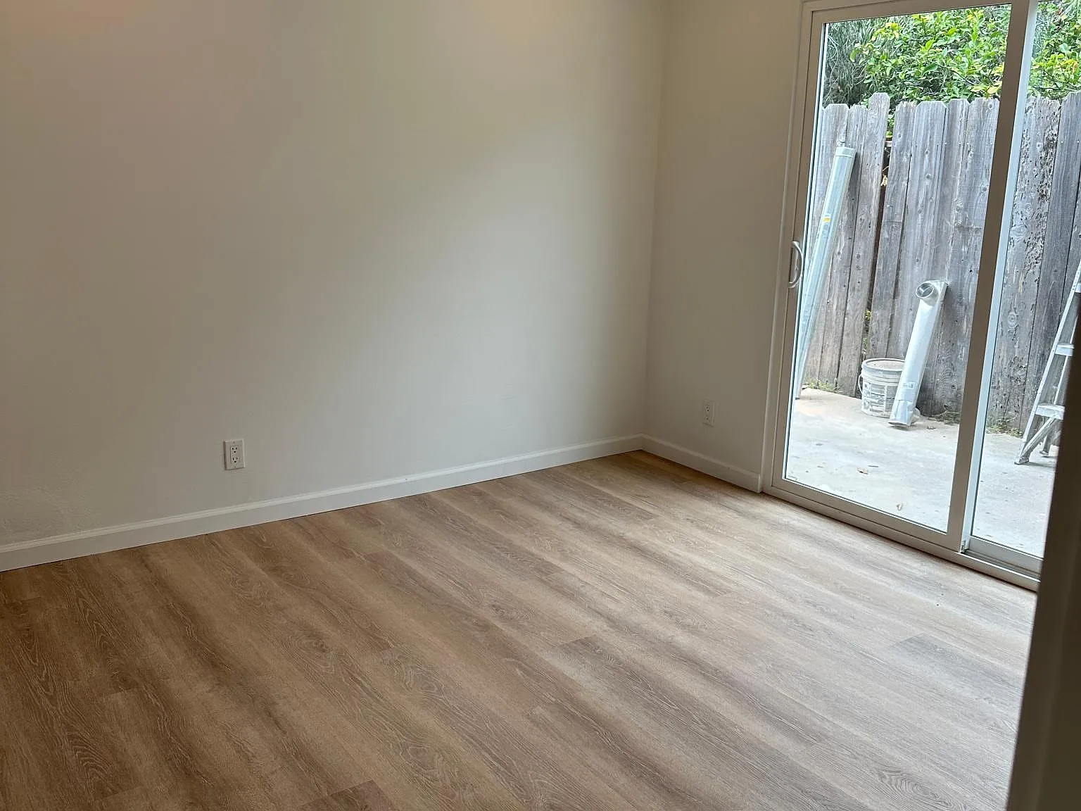 2 bed, 900 sqft, $3,500 — Photo 3