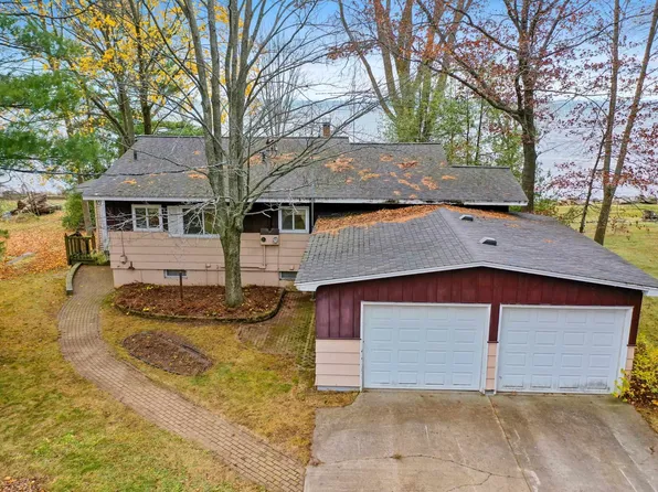 N2564 Shore Dr, Marinette, WI 54143
