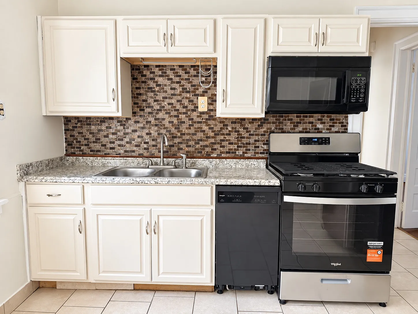 2 bed, 1300 sqft, $1,700 — Photo 3